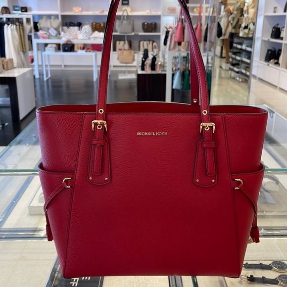 Michael Kors Voyager Small Saffiano Leather Tote Bag
Style# 30H1GV6T4T
NWT
Flame - Picture 5 of 16